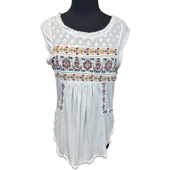 Free People Reckless Abandoned Embroidered White Sleeveless Boho Top Size Medium - Picture 2 of 7